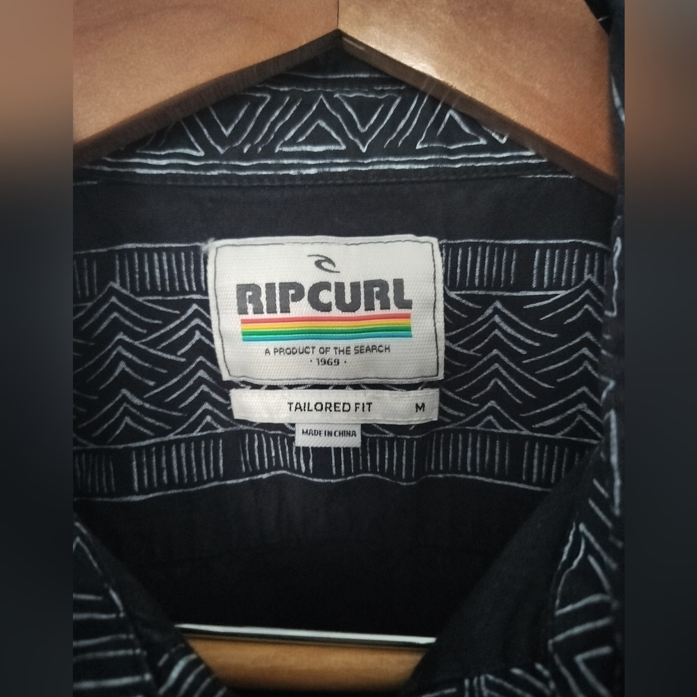 Rip Curl Men's Black Patterned Shirt - Picture 2 of 4